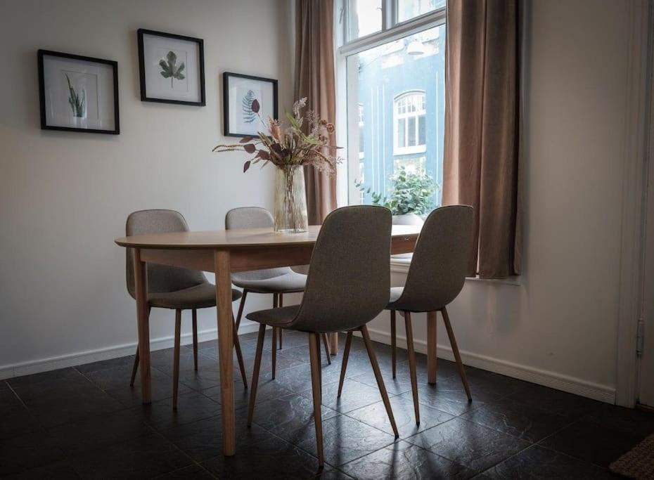 In The Heart Of Brosundet! Fully Equipped 3 Bed Room Ap Ålesund Eksteriør billede